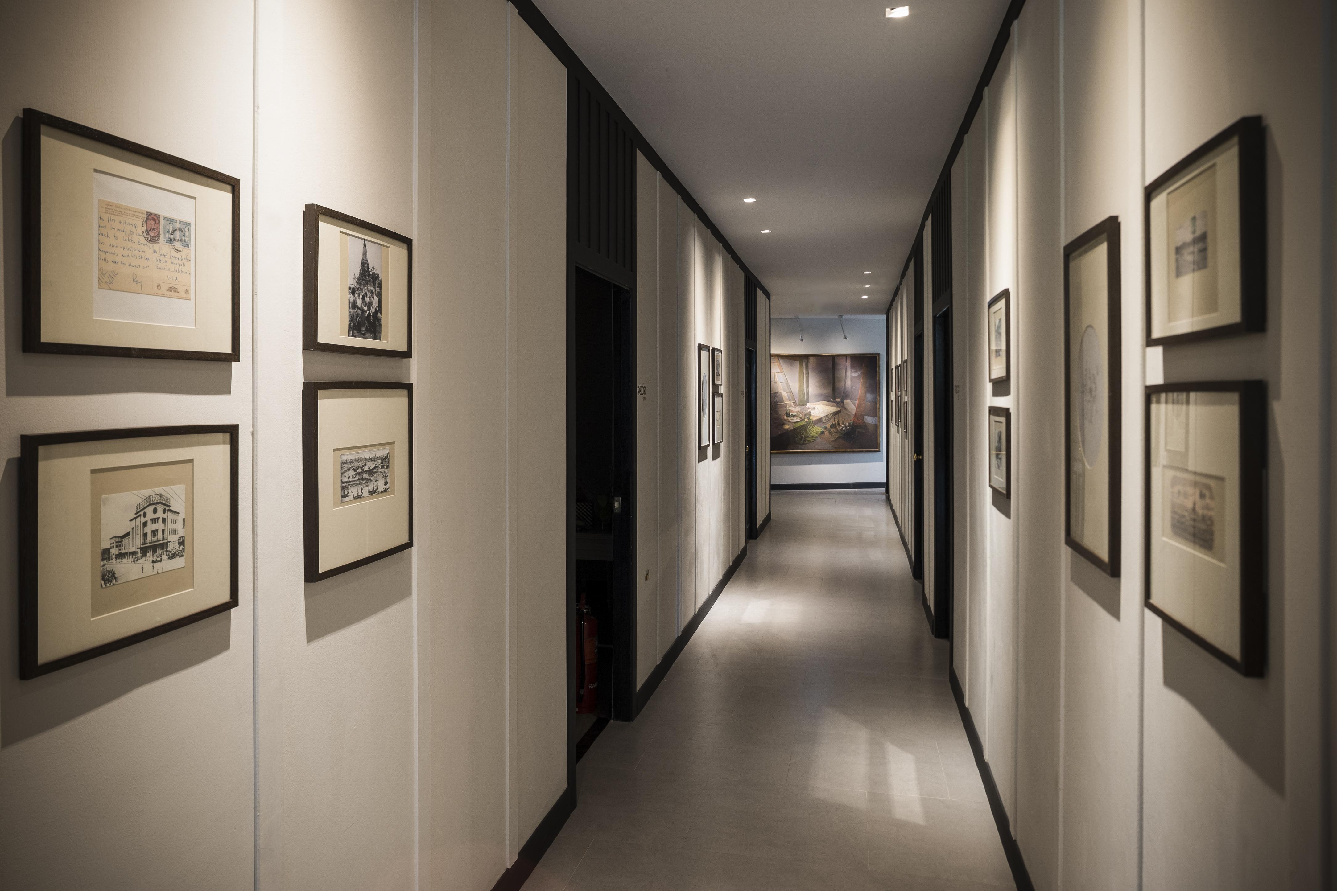 The Raweekanlaya Бангкок Экстерьер фото Corridor of the hotel