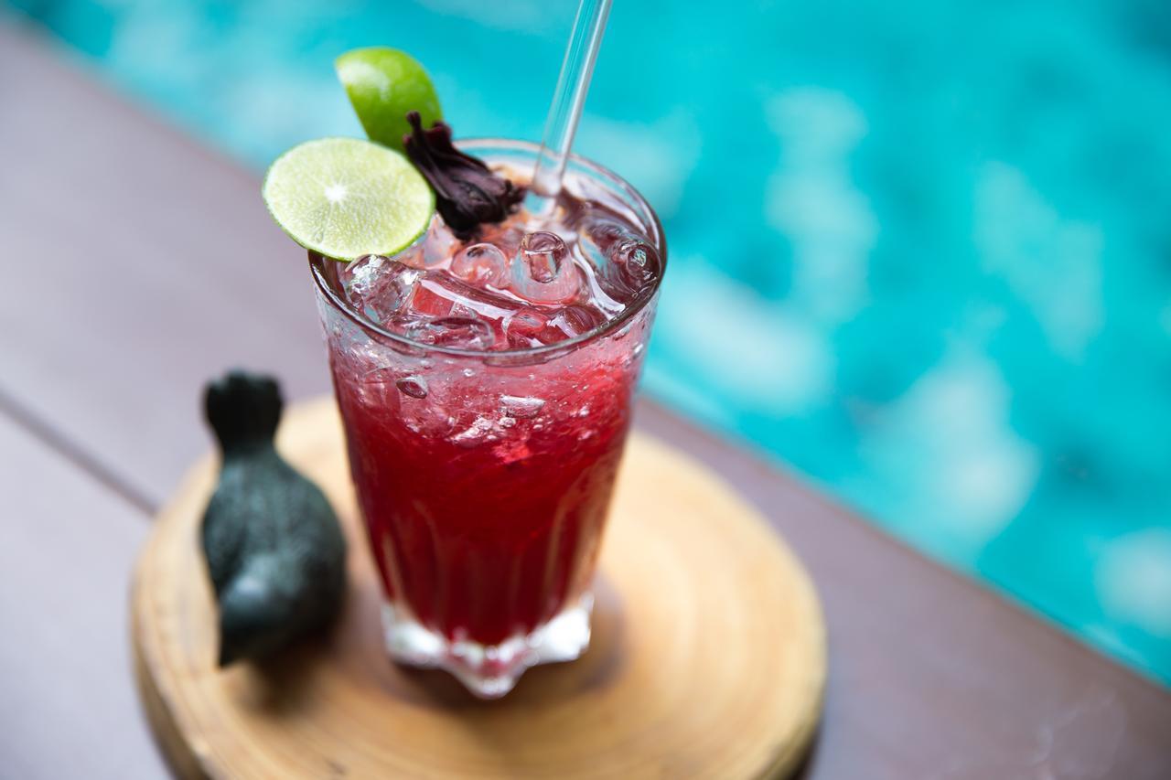 The Raweekanlaya Бангкок Экстерьер фото A caipirinha de cachaça de jambu