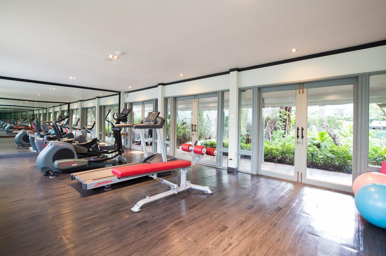 The Raweekanlaya Бангкок Экстерьер фото The gym at the hotel